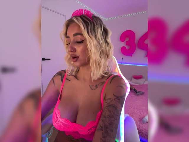 -AmazingBlonde-