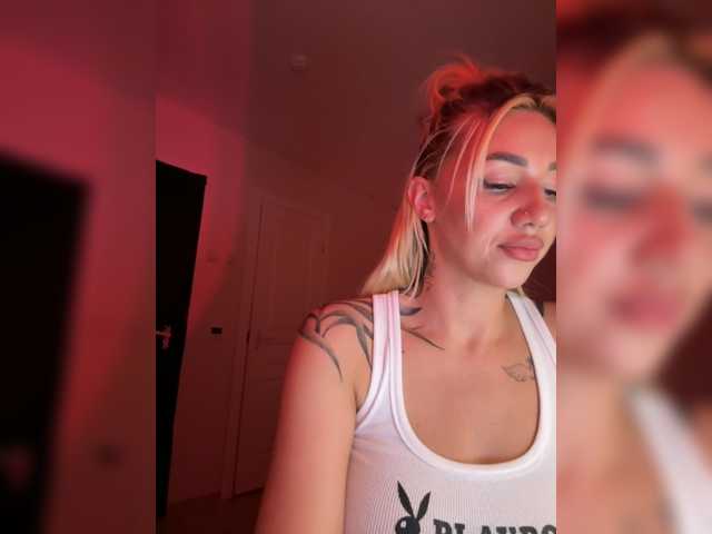-AmazingBlonde-