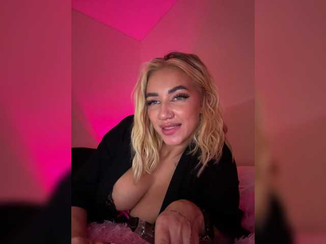 -AmazingBlonde-