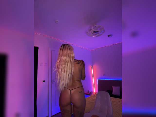 -AmazingBlonde-