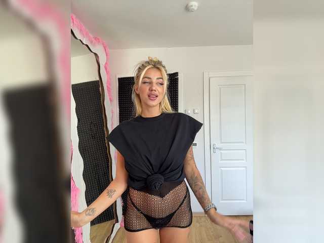 -AmazingBlonde-