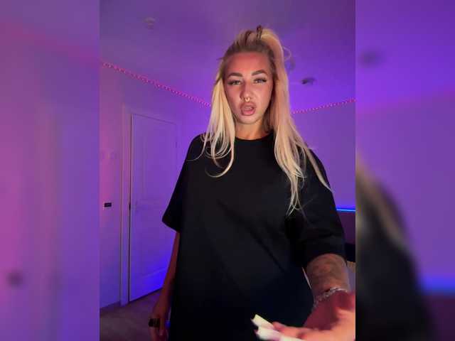 -AmazingBlonde-
