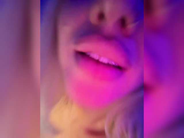 -AmazingBlonde-