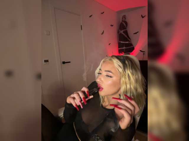 -AmazingBlonde-