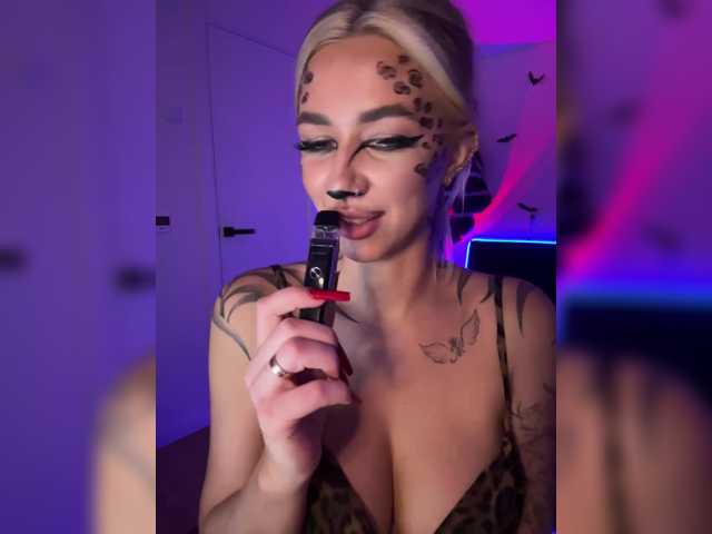 -AmazingBlonde-
