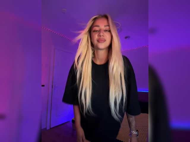 -AmazingBlonde-