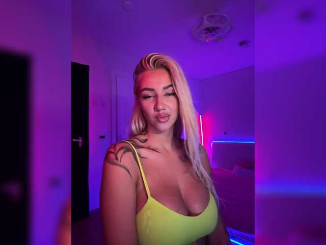 -AmazingBlonde- live cam on BongaCams