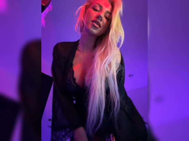 -AmazingBlonde- live webcam show