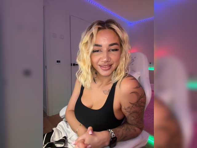 -AmazingBlonde-