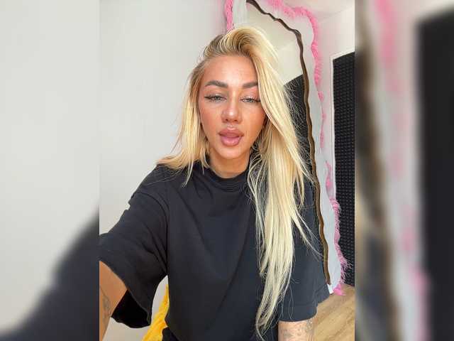 -AmazingBlonde-