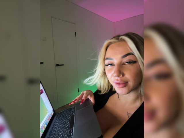 -AmazingBlonde- live cam on BongaCams
