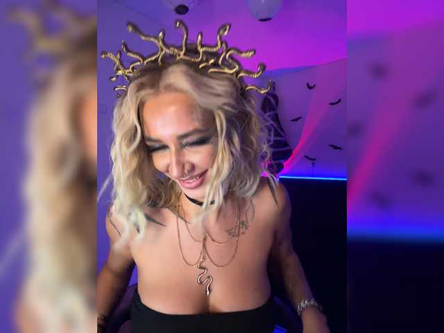 -AmazingBlonde-