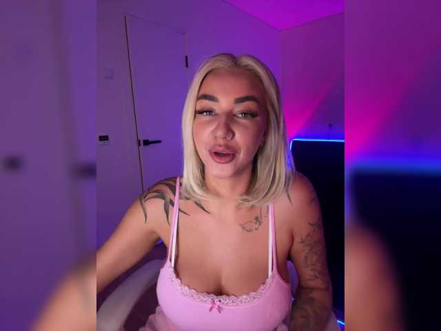-AmazingBlonde-