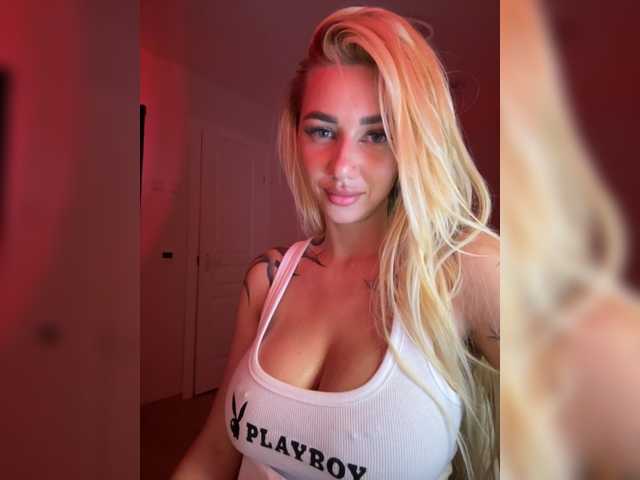 -AmazingBlonde-