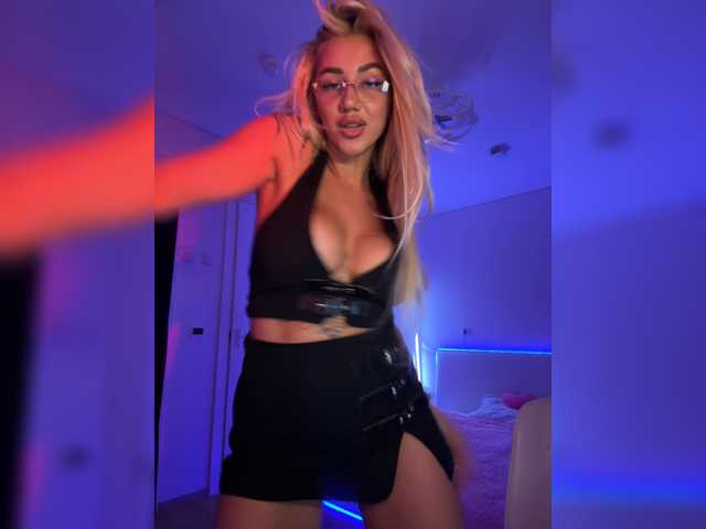 -AmazingBlonde- live webcam show