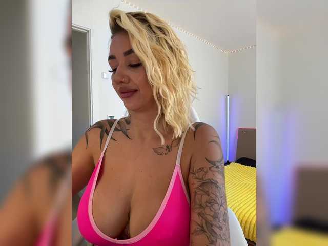 -AmazingBlonde- live cam on BongaCams