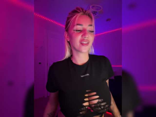 -AmazingBlonde-