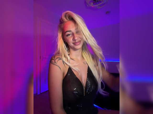 -AmazingBlonde-