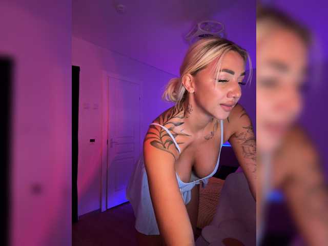 -AmazingBlonde-