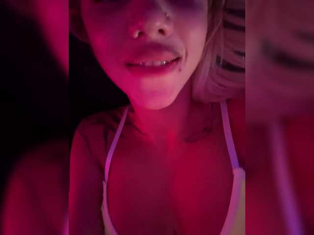 -AmazingBlonde-