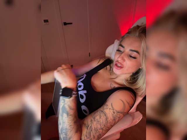 -AmazingBlonde-