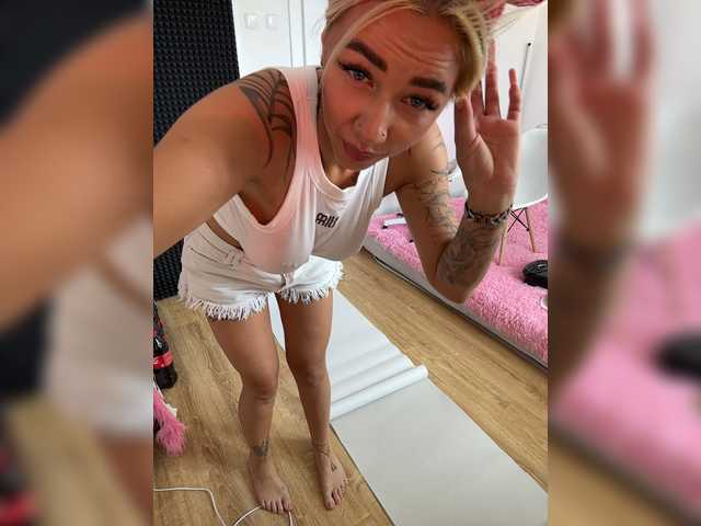 -AmazingBlonde-