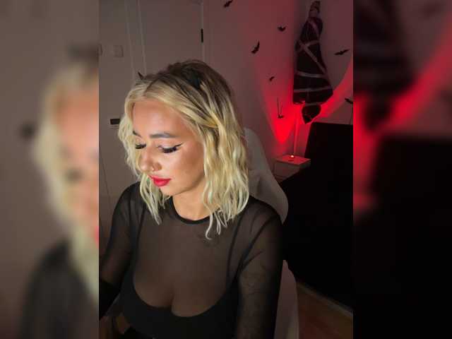 -AmazingBlonde-