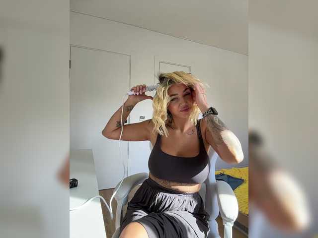 -AmazingBlonde-