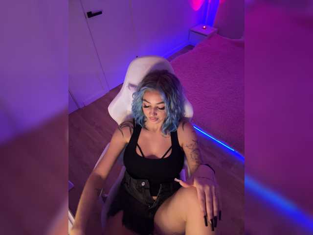 -AmazingBlonde-