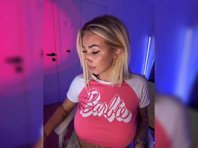 -AmazingBlonde-