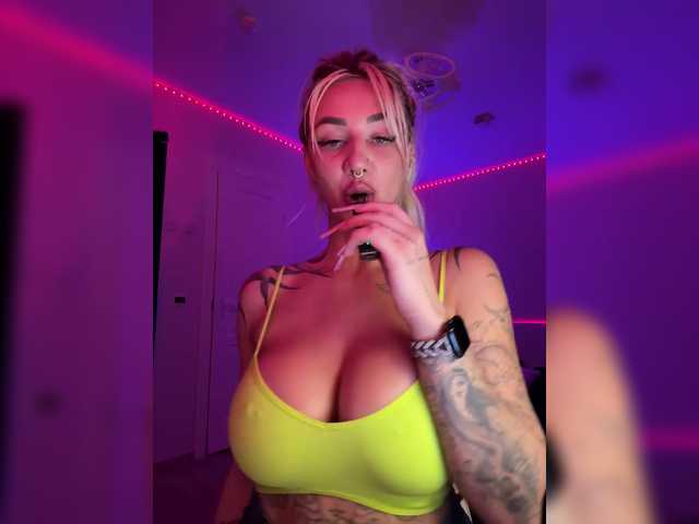 -AmazingBlonde-