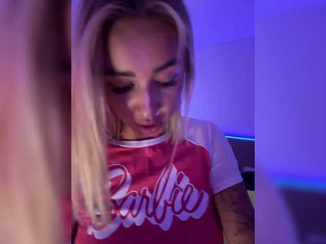 -AmazingBlonde-