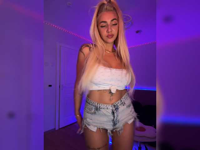 -AmazingBlonde- live cam on BongaCams