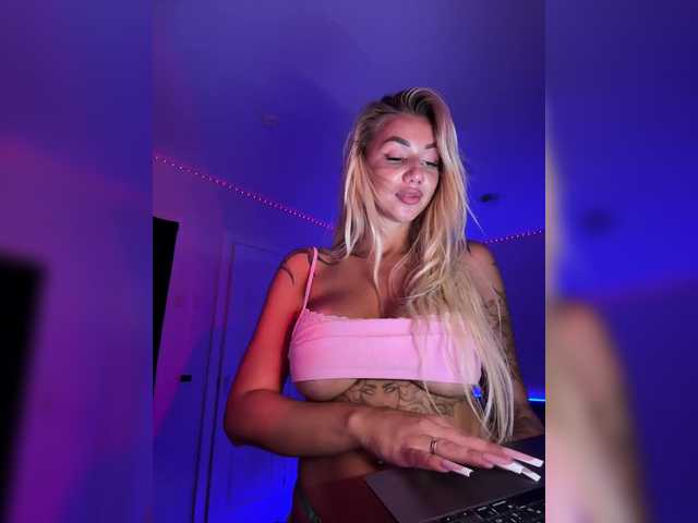 -AmazingBlonde-