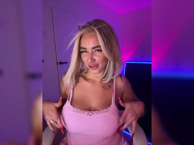 -AmazingBlonde-