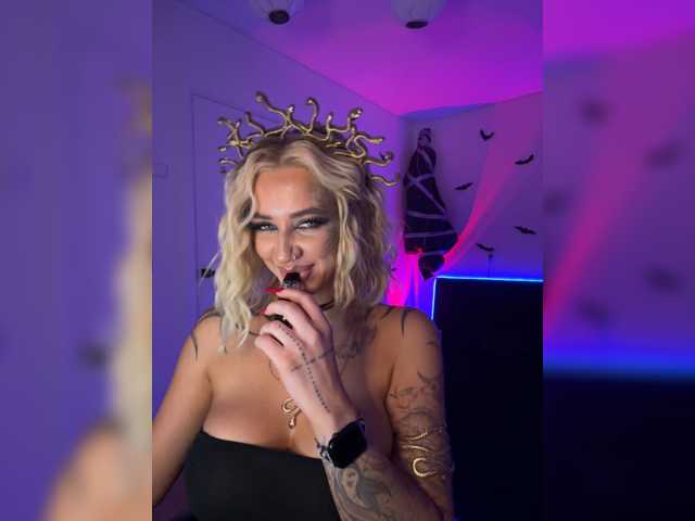 -AmazingBlonde-