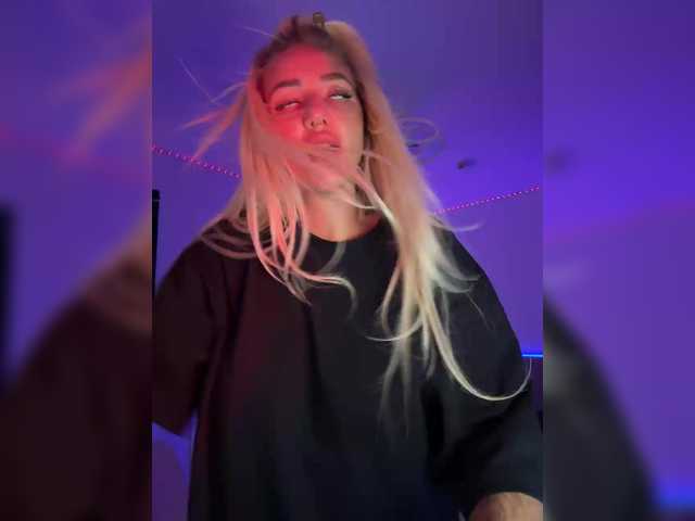 -AmazingBlonde-