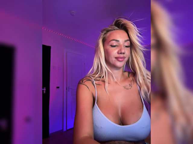 -AmazingBlonde-