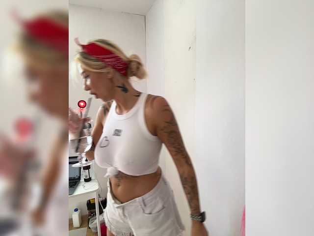 -AmazingBlonde- live cam on BongaCams