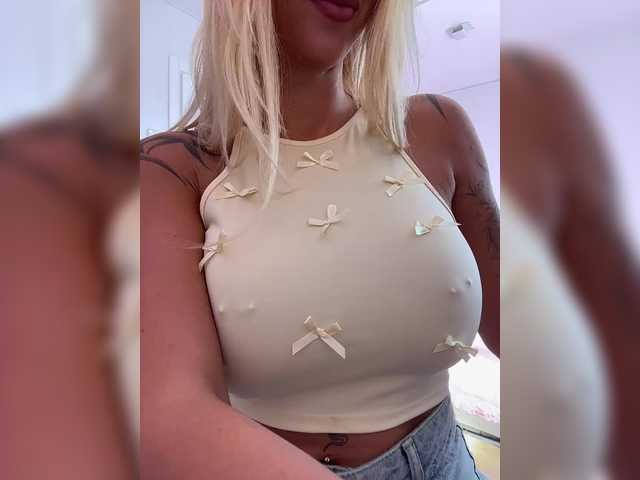 -AmazingBlonde-