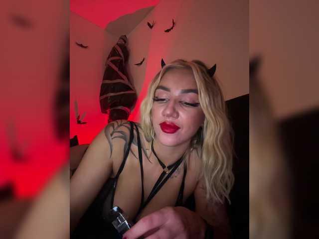 -AmazingBlonde-