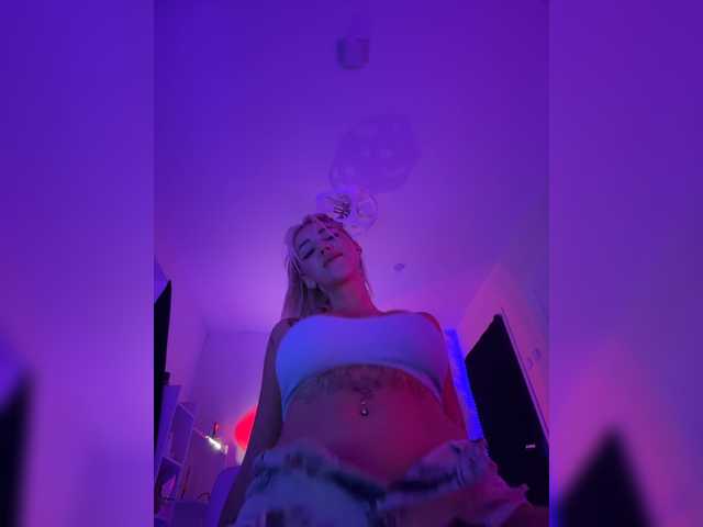-AmazingBlonde-