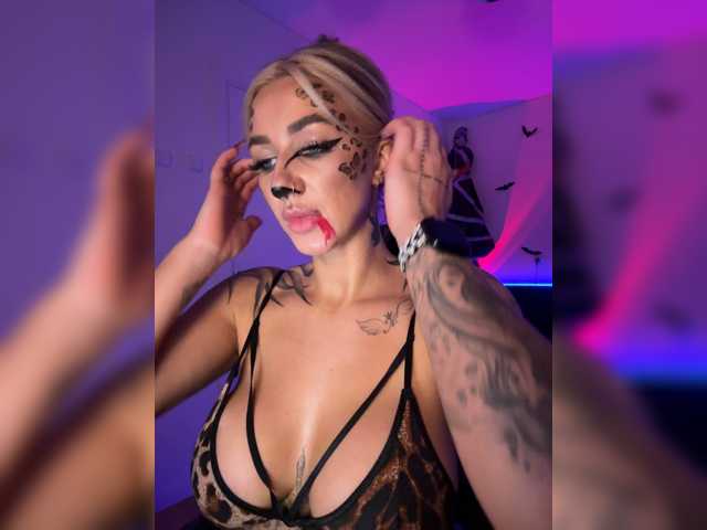 -AmazingBlonde-