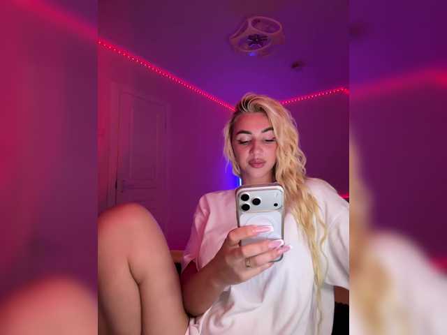 -AmazingBlonde-
