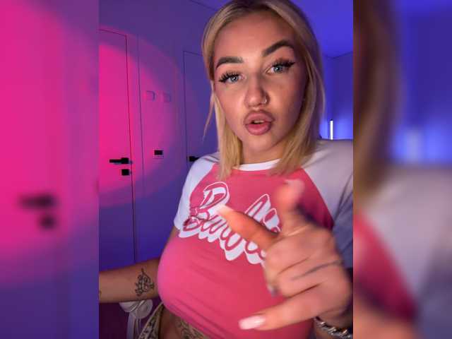 -AmazingBlonde-
