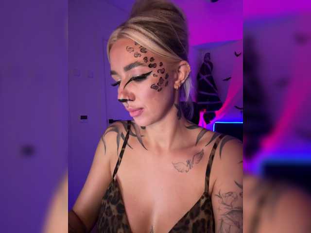 -AmazingBlonde-