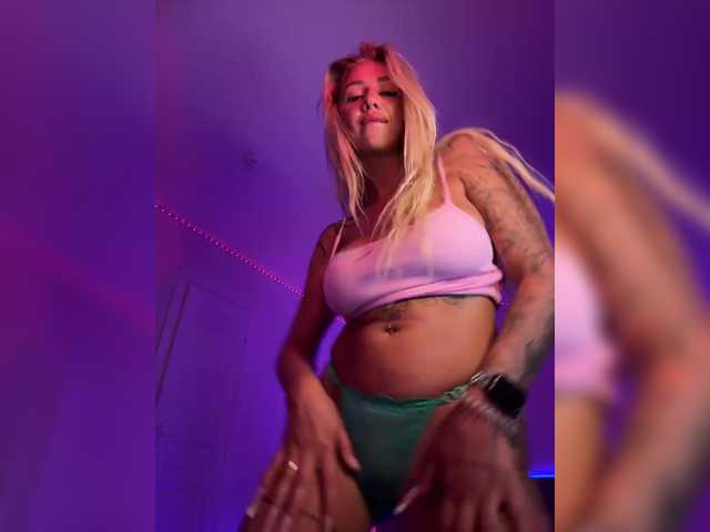 -AmazingBlonde-