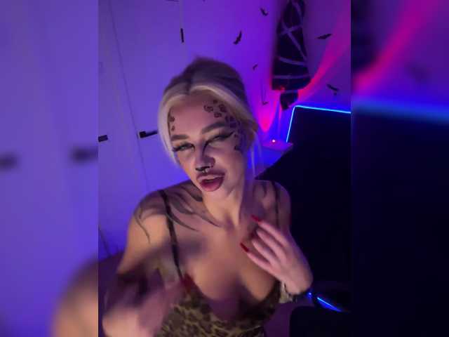 -AmazingBlonde-
