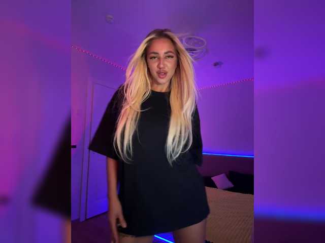-AmazingBlonde- live cam