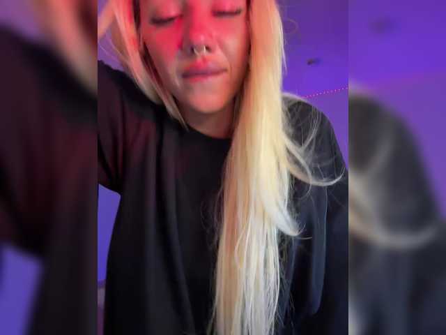 -AmazingBlonde-